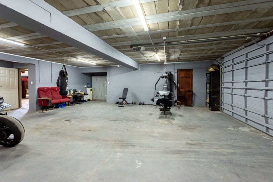 13 Bedroom Property for Sale in Olifantskop Western Cape